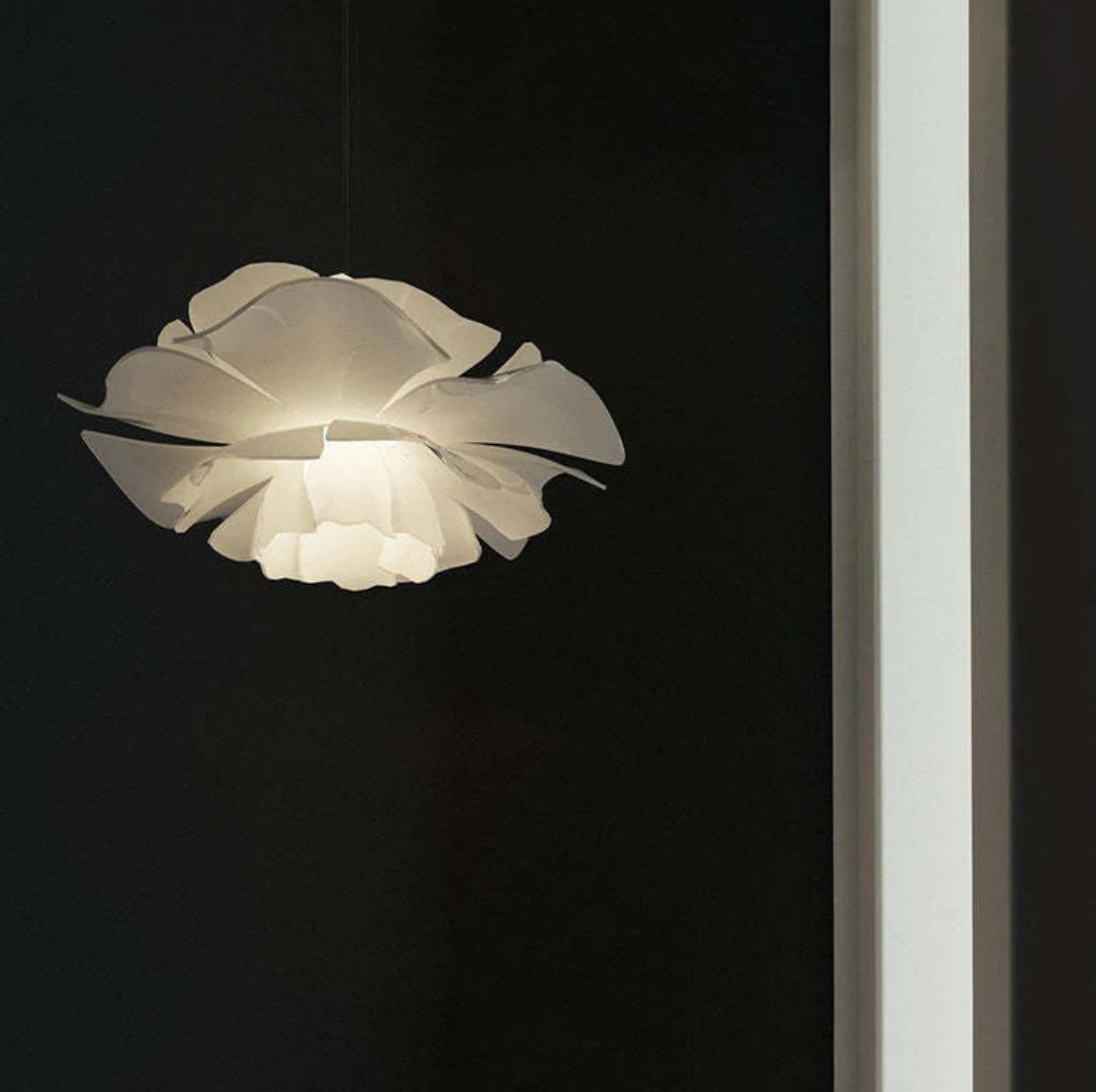 Luna Blossom Pendant Lamp