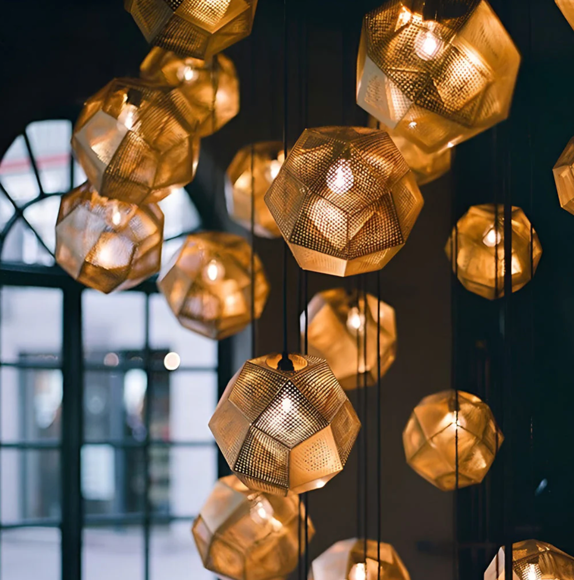 MetalGlow - Geometric Round Pendant Light